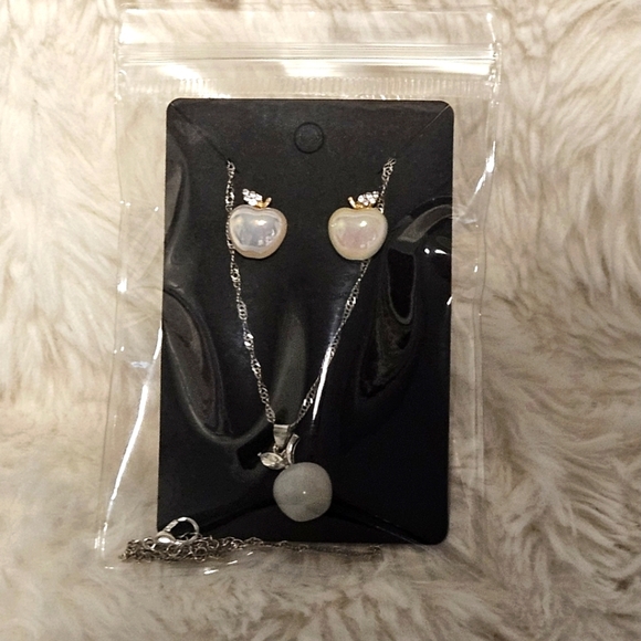 Apple Pearl Charm Necklace Silver - Picture 3 of 3